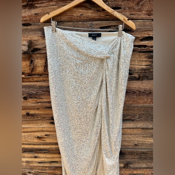 FOREVER 21 | White Sequins Drapey Top & Midi Skirt Set 2X - Picture 2 of 5